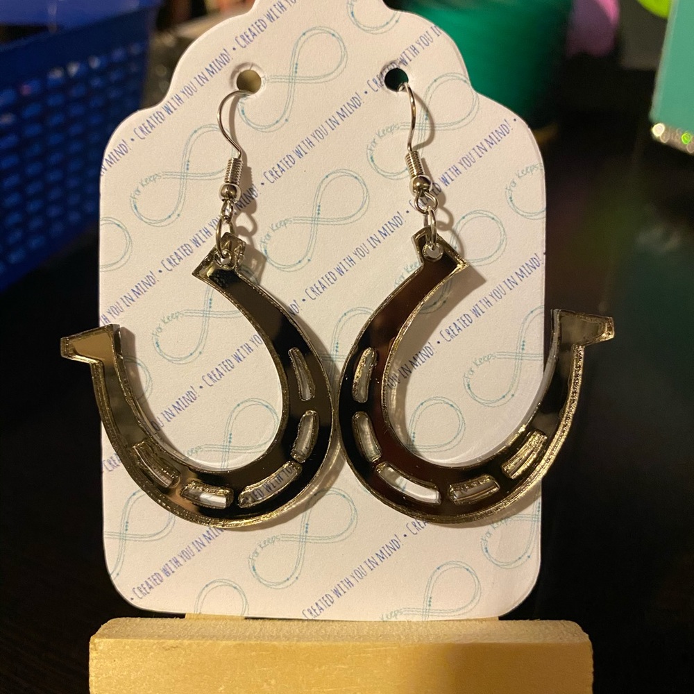 For keeps horseshoe earrings